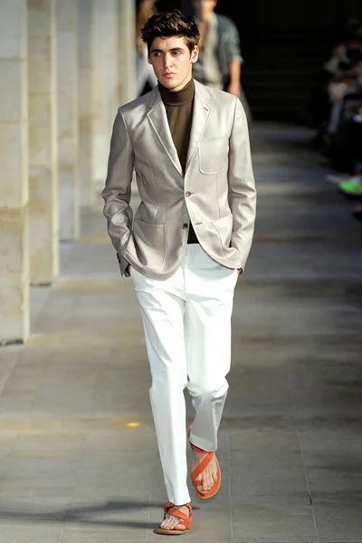 Look 26